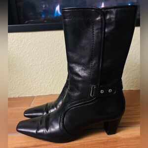 Cole Haan Janna Short Black Leather Boot w/ Interior Zip Closure Size: 8